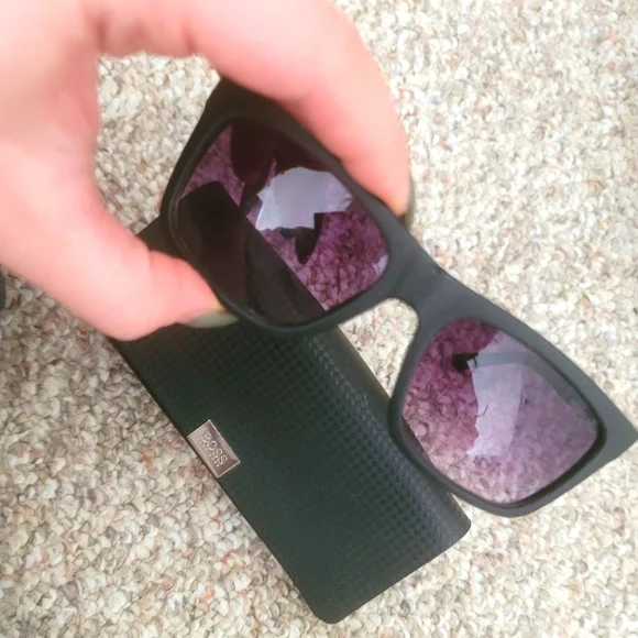 Hugo Boss sunglasses - Picture 2 of 5